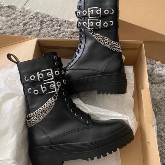 Zara Chain Laced Up Biker Moto Boot 100% leather SZ 6.5 - Picture 4 of 8